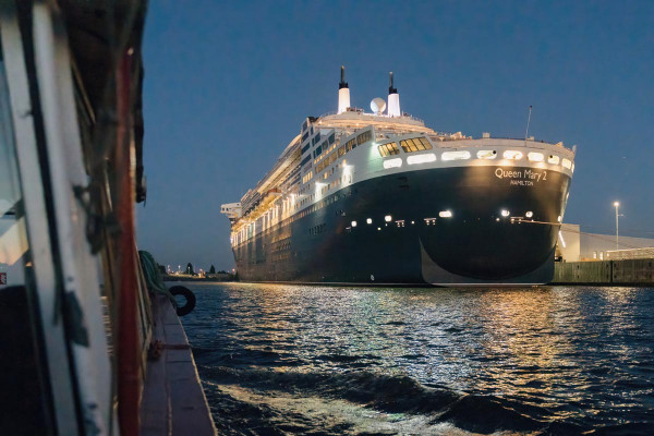 Lichterfahrt Hamburg Hamburger Hafen Bei Nacht